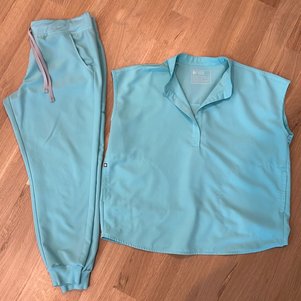 Figs Rafaela Mandarin Collar Scrub Top and Zamora Jogger Scrub Pant Fresh Aqua